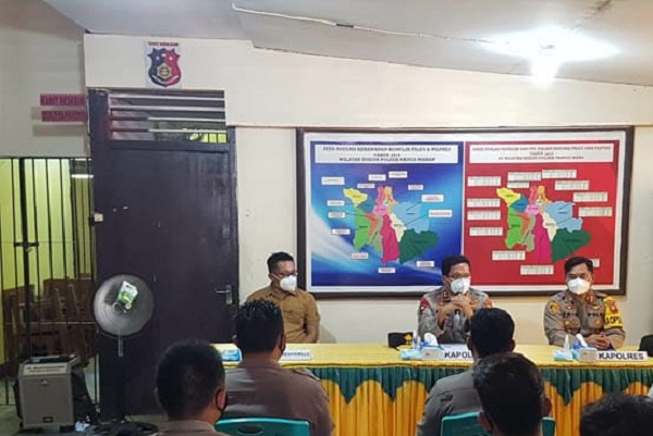 kunjungi-polsek-nanga-mahap-kapolda-kalbar--disiplinkan-prokes-covid19-dan-penindakan-peti-jpa
