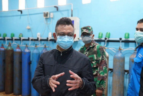 Wali Kota Pontianak, Edi Rusdi Kamtono meninjau pelayanan di RSUD Sultan Syarif Mohamad Alkadrie